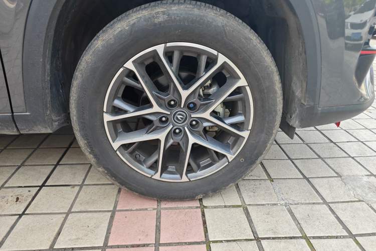 Used CHANGAN CS75 PLUS 2022 2nd Generation 1.5T Automatic Pilot Version Right Front Wheel Hub