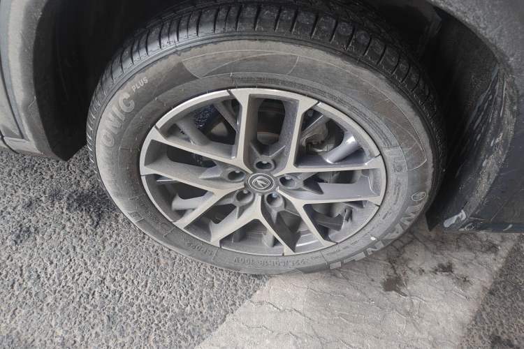 Used CHANGAN CS75 PLUS 2022 2nd Generation 1.5T Automatic Prestige Version Right Front Wheel Hub