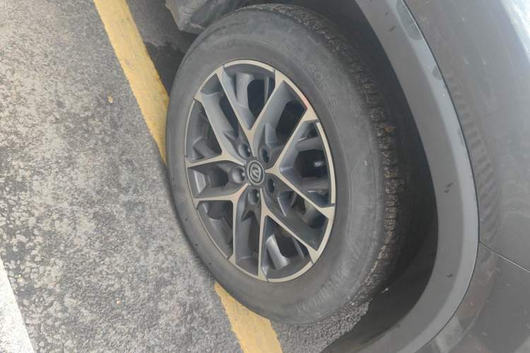 Used CHANGAN CS75 PLUS 2022 2nd Generation 1.5T Automatic Prestige Version Right Front Wheel Hub