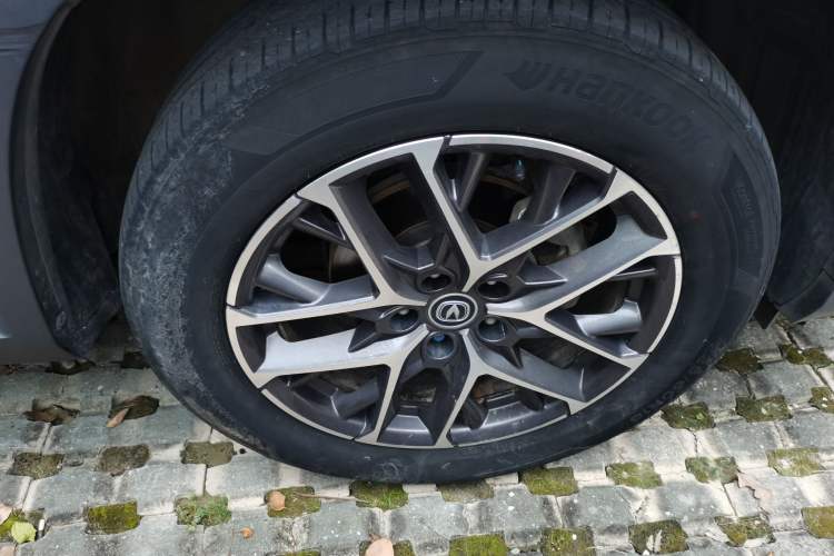 Used CHANGAN CS75 PLUS 2022 2nd Generation 1.5T Automatic Luxury Version Right Front Wheel Hub