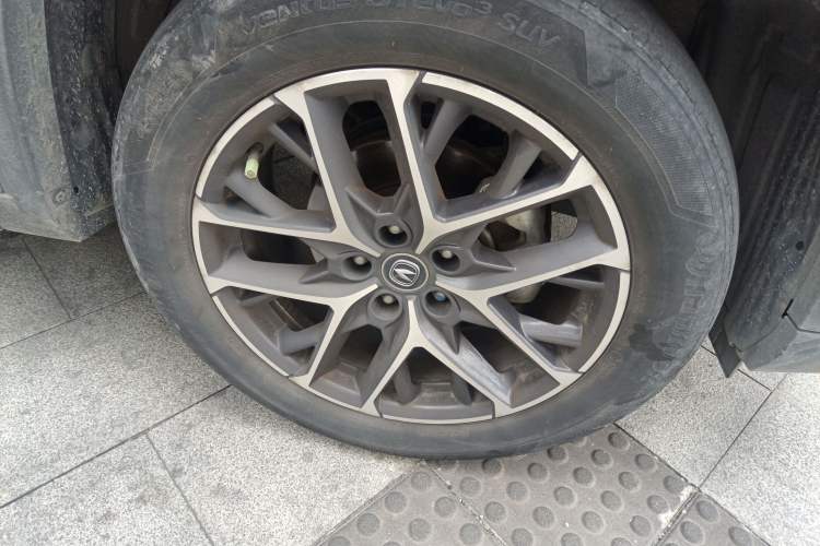 Used CHANGAN CS75 PLUS 2022 2nd Generation 1.5T Automatic Prestige Version Right Front Wheel Hub