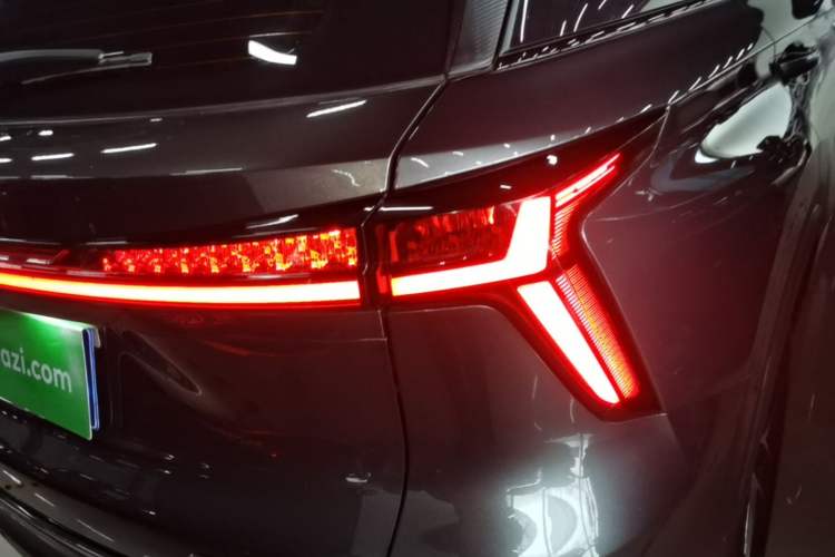 Used CHANGAN CS75 PLUS 2022 2nd Generation 1.5T Automatic Prestige Version Right Rear Taillight