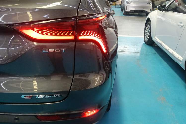 Used CHANGAN CS75 PLUS 2022 1.5T Automatic Luxury Model Right Rear Taillight