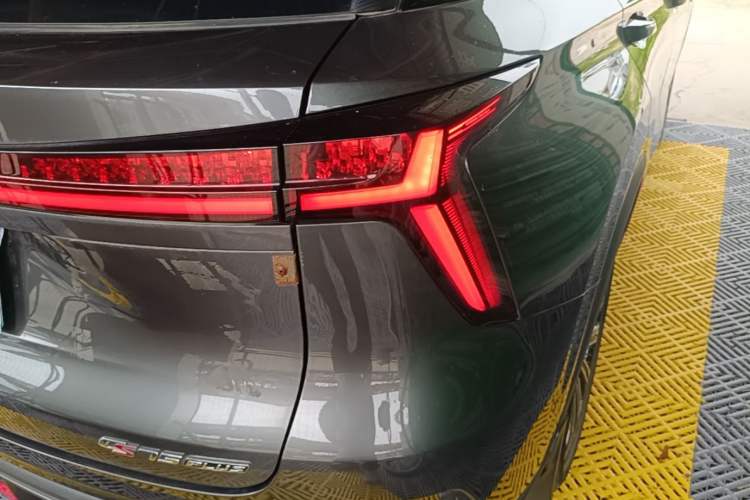 Used CHANGAN CS75 PLUS 2022 Second-Generation 2.0T Automatic Prestige Model Right Rear Taillight