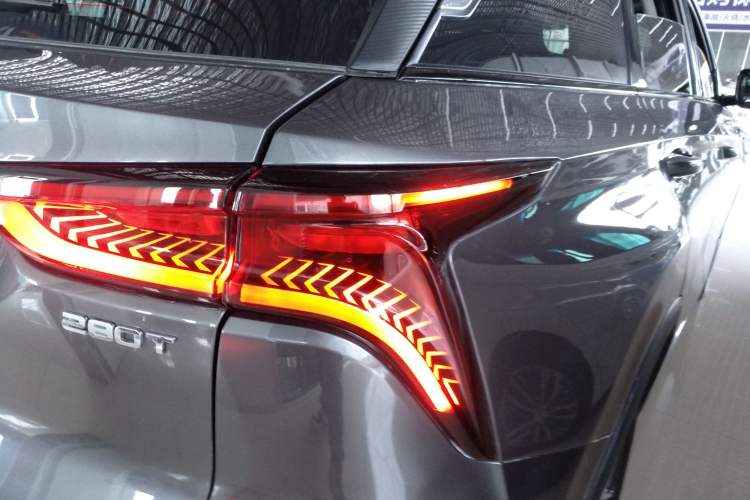 Used CHANGAN CS75 PLUS 2022 Classic Edition 1.5T Automatic Pioneer Model Right Rear Taillight