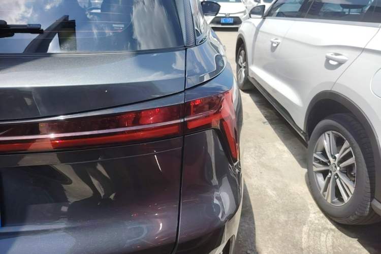 Used CHANGAN CS75 PLUS 2022 Second-Generation 2.0T Automatic Prestige Model Right Rear Taillight