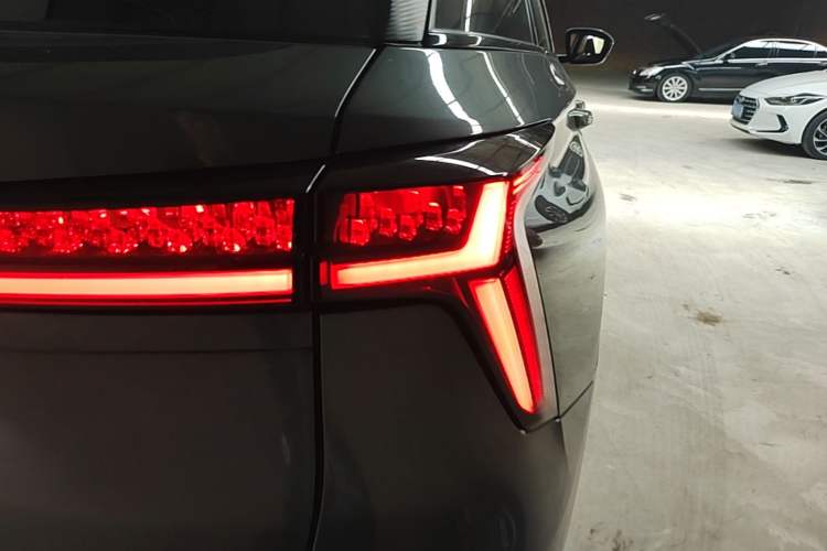 Used CHANGAN CS75 PLUS 2022 2nd Generation 1.5T Automatic Prestige Version Right Rear Taillight