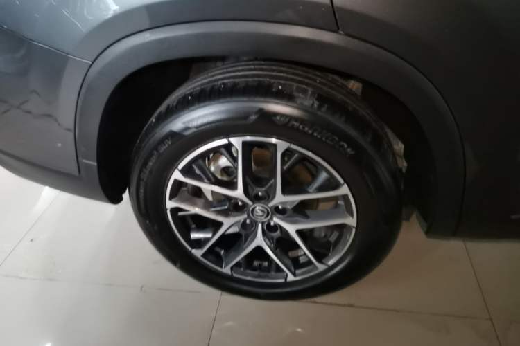 Used CHANGAN CS75 PLUS 2022 2nd Generation 1.5T Automatic Prestige Version Right Rear Wheel Hub