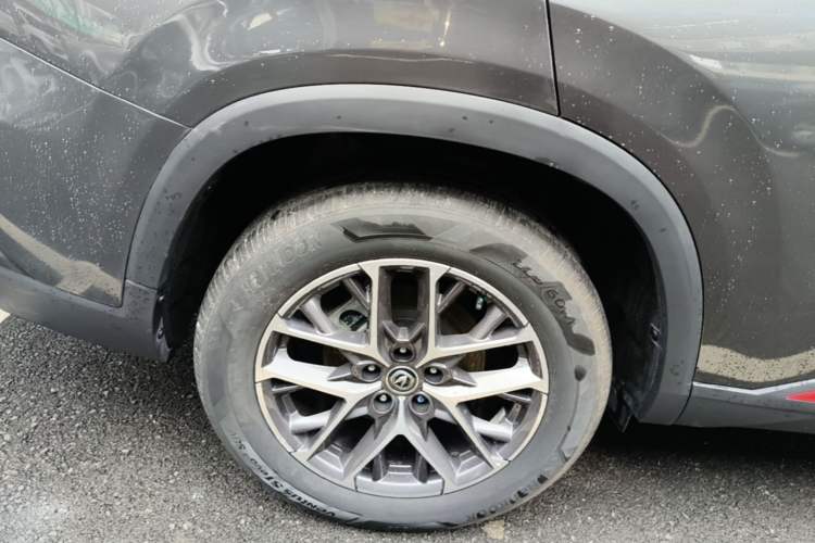 Used CHANGAN CS75 PLUS 2022 2nd Generation 1.5T Automatic Luxury Version Right Rear Wheel Hub