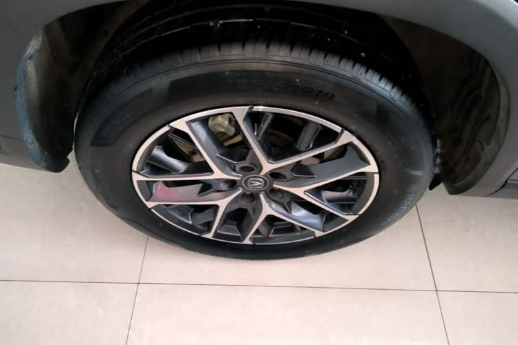 Used CHANGAN CS75 PLUS 2022 2nd Generation 1.5T Automatic Prestige Version Right Rear Wheel Hub