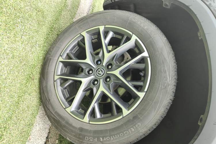Used CHANGAN CS75 PLUS 2022 Classic Edition 1.5T Automatic Pioneer Model Right Rear Wheel Hub