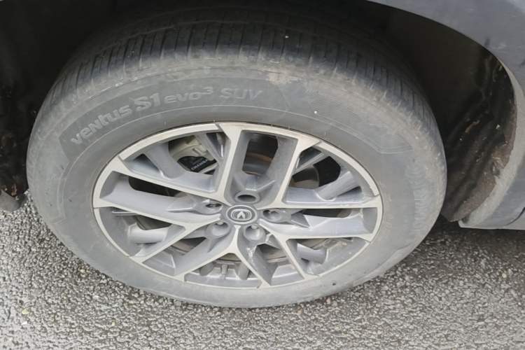 Used CHANGAN CS75 PLUS 2022 2nd Generation 1.5T Automatic Prestige Version Right Rear Wheel Hub