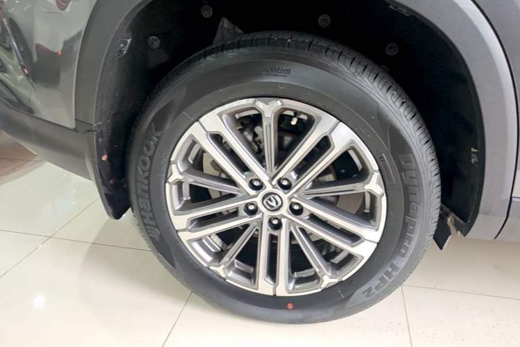 Used CHANGAN CS75 PLUS 2022 1.5T Automatic Luxury Model Right Rear Wheel Hub