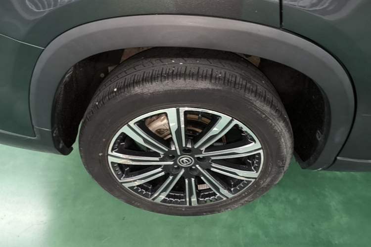 Used CHANGAN CS75 PLUS 2022 Second-Generation 2.0T Automatic Prestige Model Right Rear Wheel Hub