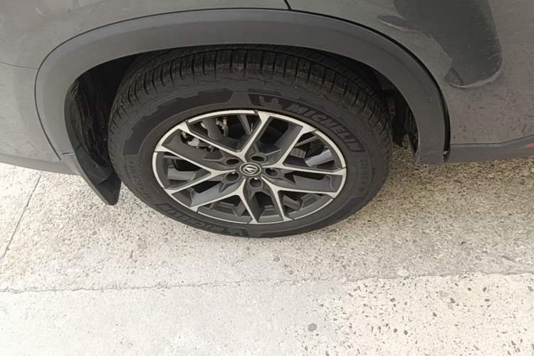 Used CHANGAN CS75 PLUS 2022 2nd Generation 1.5T Automatic Prestige Version Right Rear Wheel Hub
