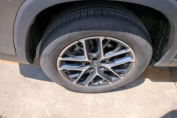 Used CHANGAN CS75 PLUS 2022 2nd Generation 1.5T Automatic Prestige Version Right Rear Wheel Hub