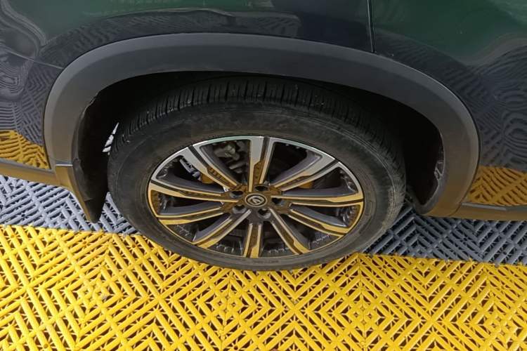 Used CHANGAN CS75 PLUS 2022 Second-Generation 2.0T Automatic Prestige Model Right Rear Wheel Hub