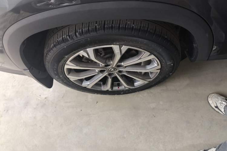 Used CHANGAN CS75 PLUS 2022 2.0T Automatic Flagship Edition Right Rear Wheel Hub