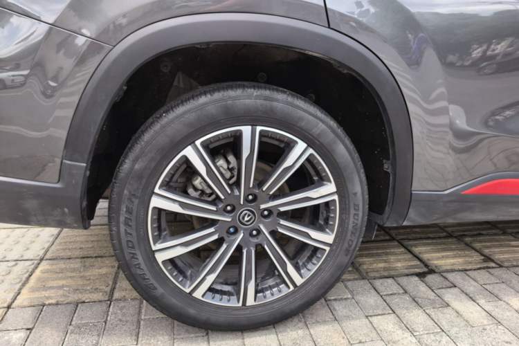 Used CHANGAN CS75 PLUS 2022 Second-Generation 2.0T Automatic Prestige Model Right Rear Wheel Hub