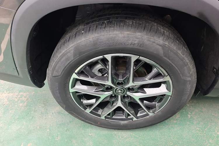 Used CHANGAN CS75 PLUS 2022 2nd Generation 1.5T Automatic Prestige Version Right Rear Wheel Hub