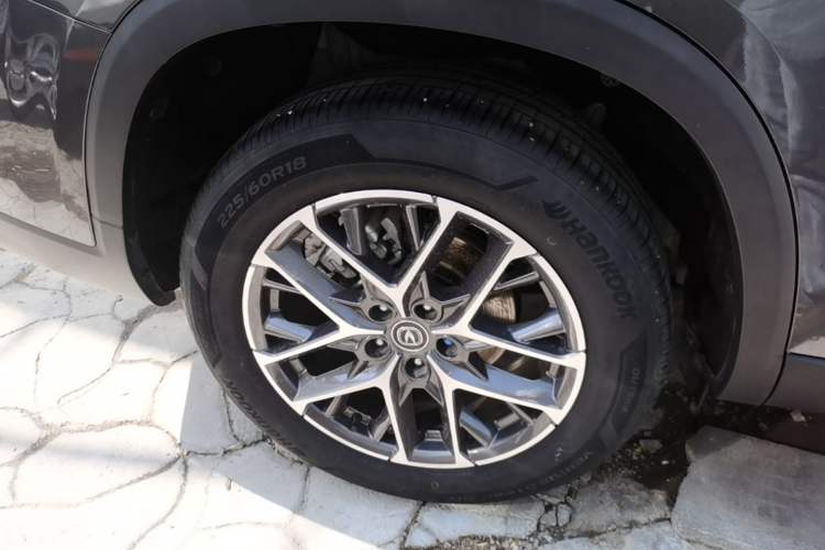 Used CHANGAN CS75 PLUS 2022 2nd Generation 1.5T Automatic Luxury Version Right Rear Wheel Hub