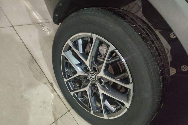 Used CHANGAN CS75 PLUS 2022 2nd Generation 1.5T Automatic Prestige Version Right Rear Wheel Hub