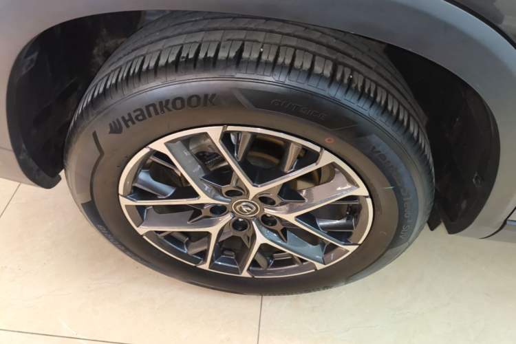 Used CHANGAN CS75 PLUS 2022 2nd Generation 1.5T Automatic Prestige Version Right Rear Wheel Hub