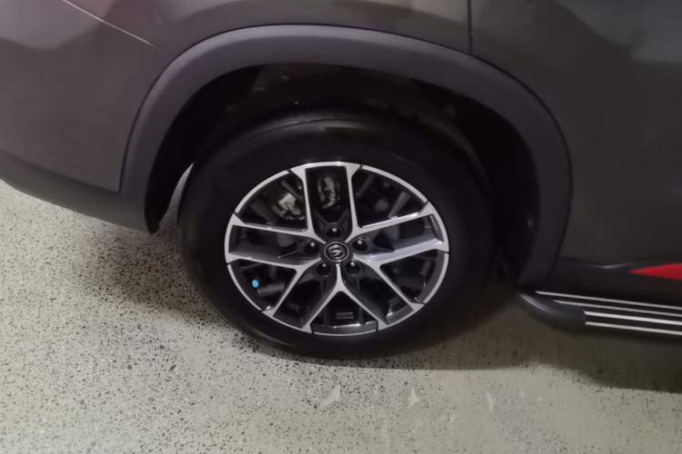 Used CHANGAN CS75 PLUS 2022 2nd Generation 1.5T Automatic Prestige Version Right Rear Wheel Hub