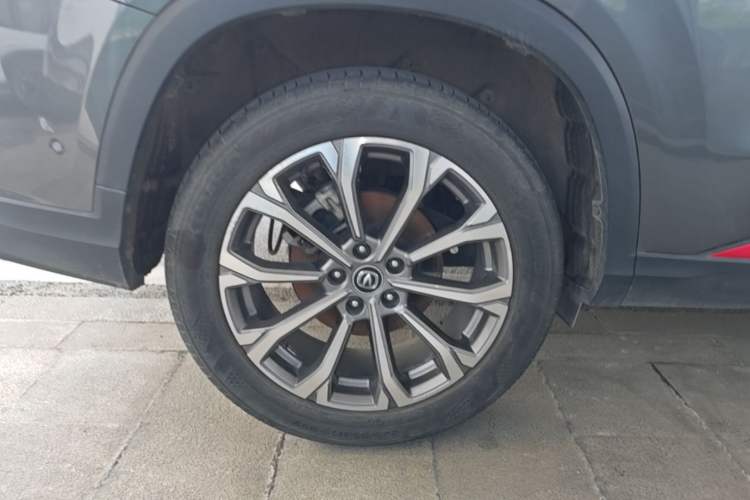 Used CHANGAN CS75 PLUS 2022 2.0T Automatic Flagship Edition Right Rear Wheel Hub