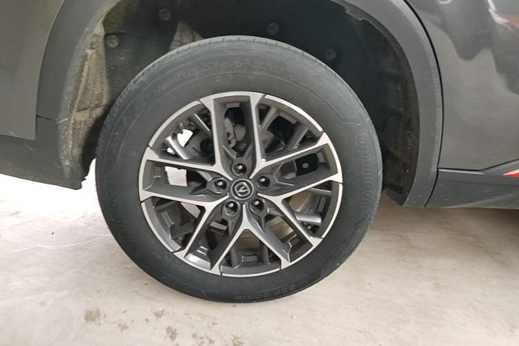 Used CHANGAN CS75 PLUS 2022 2nd Generation 1.5T Automatic Prestige Version Right Rear Wheel Hub