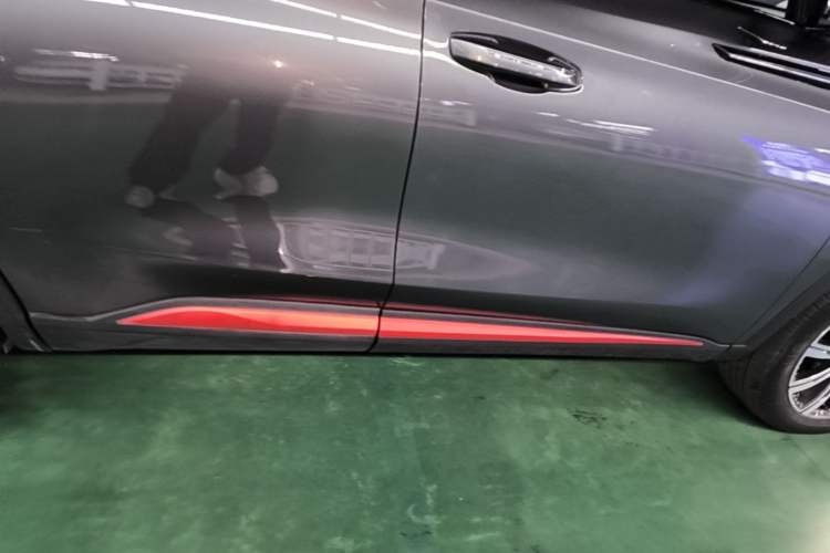 Used CHANGAN CS75 PLUS 2022 Second-Generation 2.0T Automatic Prestige Model Right Side Sill
