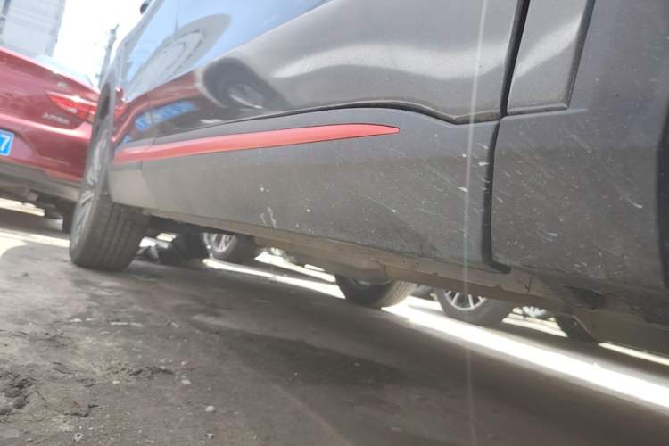 Used CHANGAN CS75 PLUS 2022 Second-Generation 2.0T Automatic Prestige Model Right Side Sill
