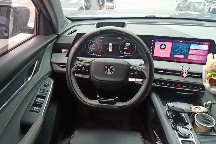 Used CHANGAN CS75 PLUS 2022 2nd Generation 2.0T Automatic Navigation Version Steering Wheel