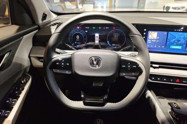 Used CHANGAN CS75 PLUS 2022 2nd Generation 1.5T Automatic Pilot Version Steering Wheel