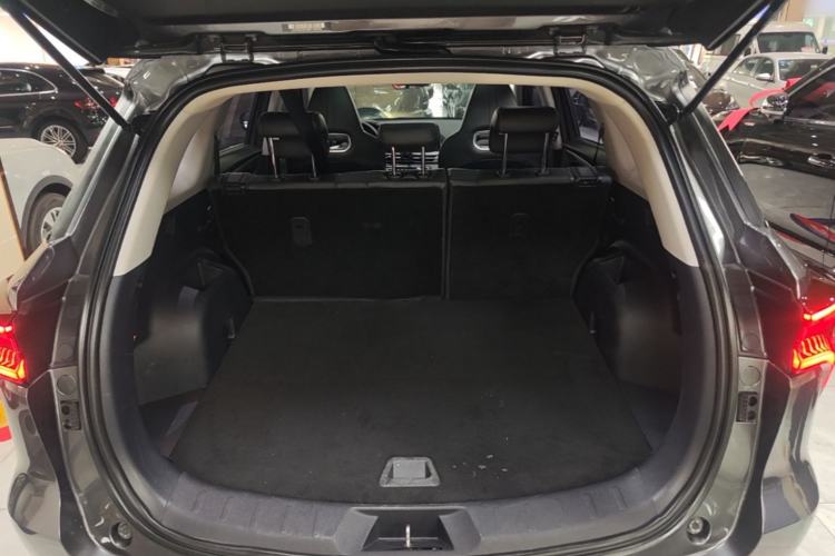 Used CHANGAN CS75 PLUS 2022 Classic Edition 1.5T Automatic Pioneer Model Trunk