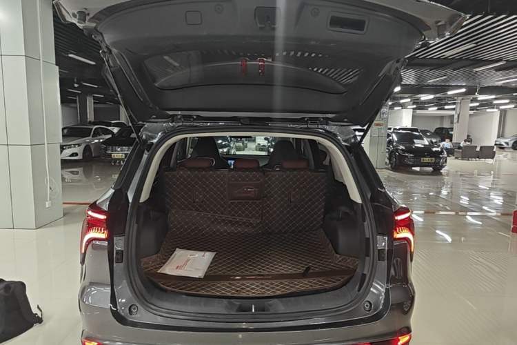 Used CHANGAN CS75 PLUS 2022 Classic Edition 1.5T Automatic Pioneer Model Trunk