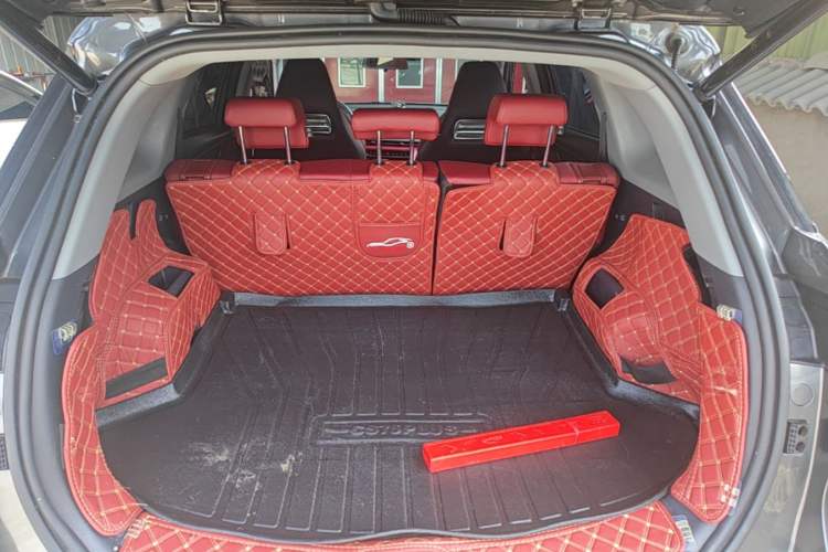 Used CHANGAN CS75 PLUS 2022 2nd Generation 1.5T Automatic Prestige Version Trunk