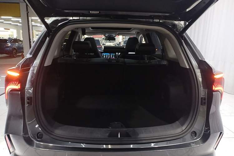 Used CHANGAN CS75 PLUS 2022 2.0T Automatic Pilot Version Trunk