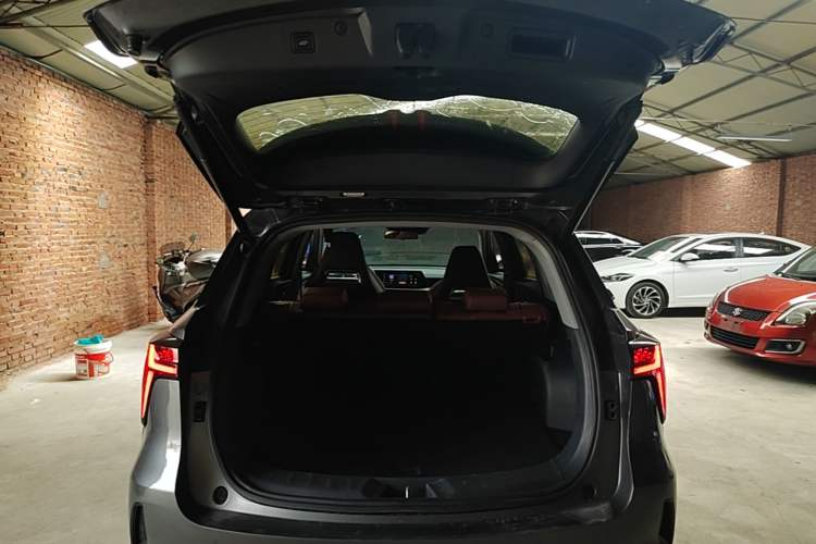 Used CHANGAN CS75 PLUS 2022 2nd Generation 1.5T Automatic Prestige Version Trunk