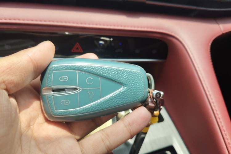 Used CHANGAN CS75 PLUS 2022 Second-Generation 2.0T Automatic Prestige Model Vehicle Key
