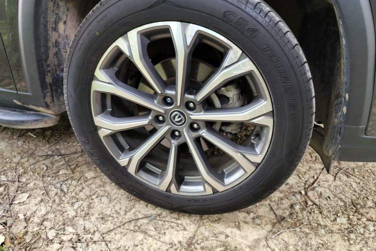 Used CHANGAN CS75 PLUS 2022 2.0T Automatic Flagship Edition Right Front Wheel Hub