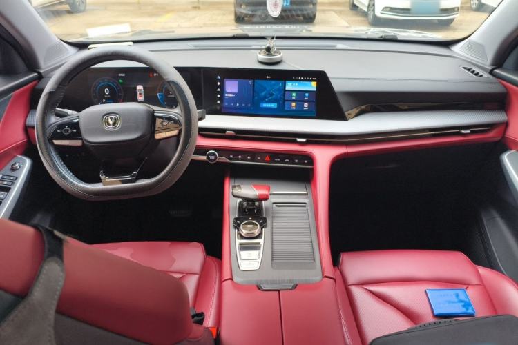 Used CHANGAN CS75 PLUS 2022 2nd Generation 1.5T Automatic Luxury Edition Center Console