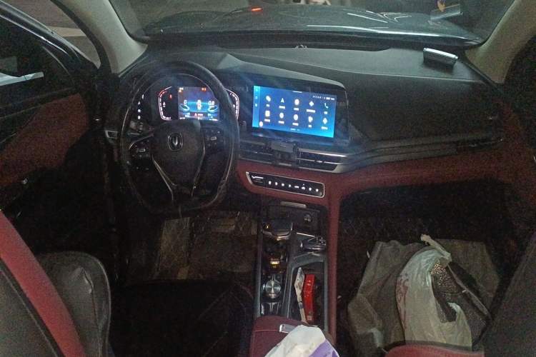 Used CHANGAN CS75 PLUS 2022 1.5T Automatic Prestige Model Center Console