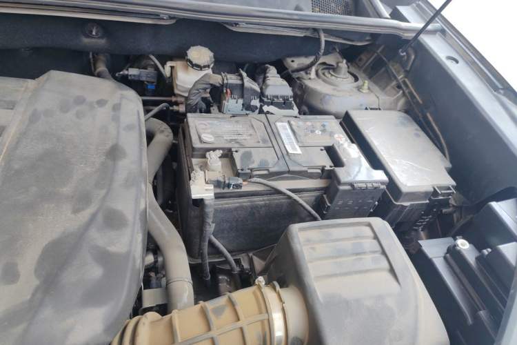 Used CHANGAN CS75 PLUS 2022 Second-Generation 2.0T Automatic Prestige Model Engine Bay Left