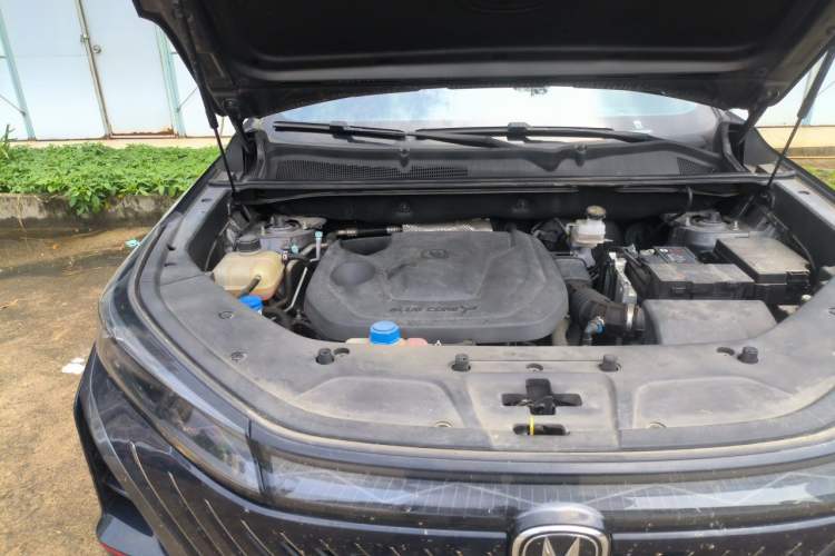 Used CHANGAN CS75 PLUS 2022 2nd Generation 1.5T Automatic Prestige Version Engine Bay Right