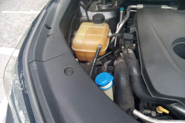 Used CHANGAN CS75 PLUS 2022 2.0T Automatic Pilot Version Engine Bay Right