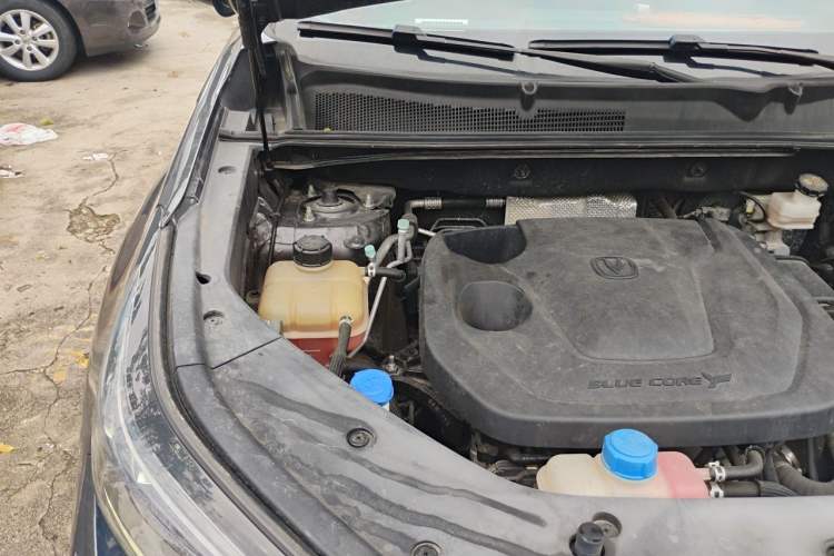 Used CHANGAN CS75 PLUS 2022 2nd Generation 1.5T Automatic Prestige Version Engine Bay Right