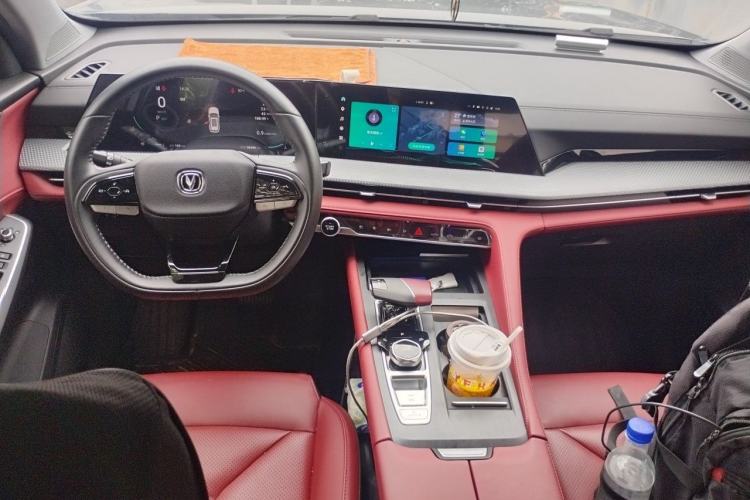 Used CHANGAN CS75 PLUS 2022 2nd Generation 1.5T Automatic Prestige Version Interior 2