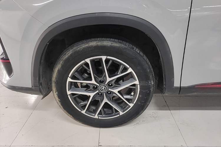 Used CHANGAN CS75 PLUS 2022 2nd Generation 1.5T Automatic Pilot Version Left Front Wheel Hub