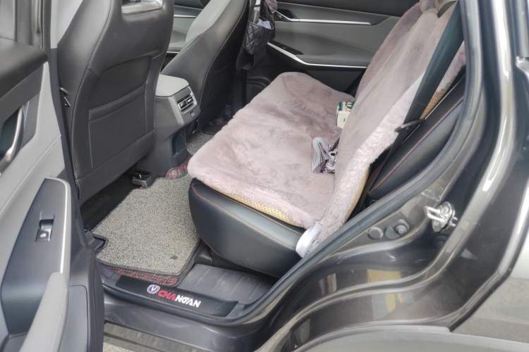 Used CHANGAN CS75 PLUS 2022 Second-Generation 2.0T Automatic Prestige Model Left Rear Seat